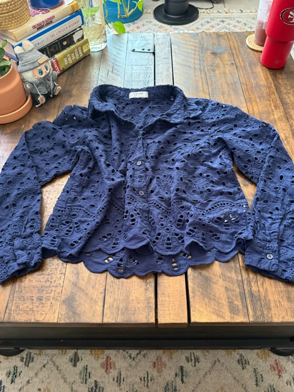 Sz Med Navy Blue Eyelet Button-Up Scalloped Edge Shirt